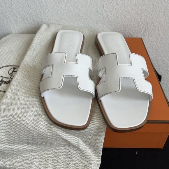 Hermes Oran sandals white size 37-40 Fairly worn minor touches - Picture 1 of 6